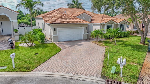 2 of 52 - 3234 Sw 53rd Ct, Hollywood, FL