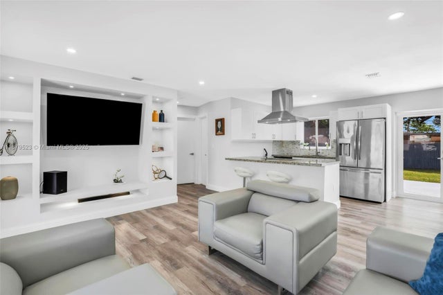 330 N 70th Ave, Hollywood