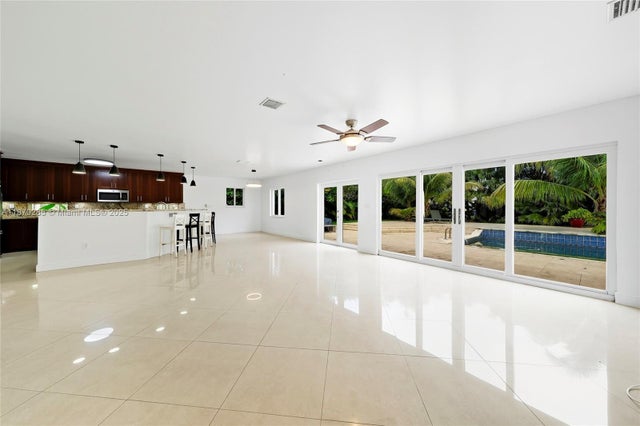 4 of 33 - 8845 Sw 156th Ter, Palmetto Bay, FL