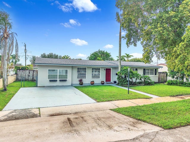 2 of 25 - 1711 Sw 92nd Pl, Miami, FL