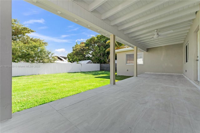 4 of 24 - 2722 Nw 4th St, Miami, FL