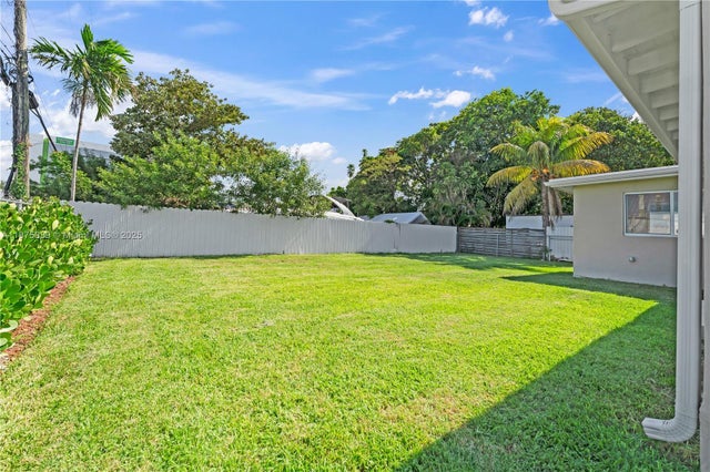 5 of 24 - 2722 Nw 4th St, Miami, FL