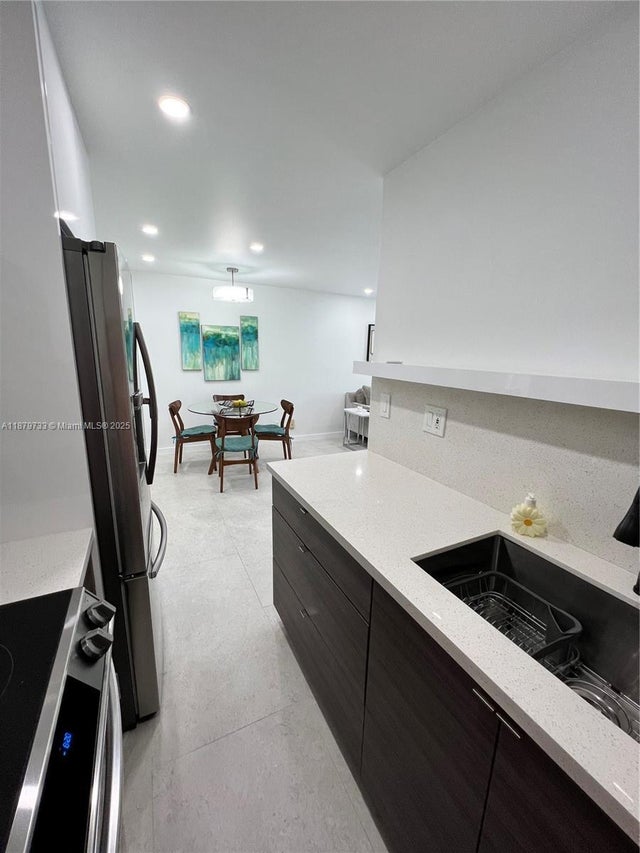 3 of 15 - 3304 Virginia St 6b, Miami, FL