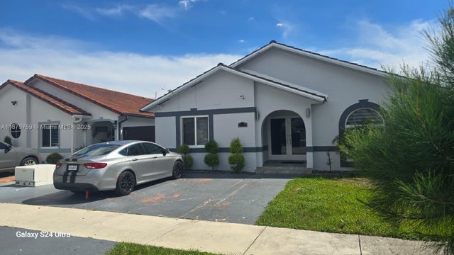 2 of 34 - 3240 W 76th Pl, Hialeah, FL