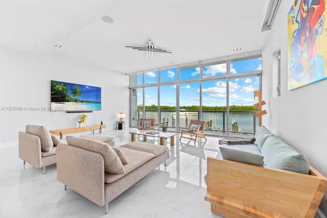 4 of 34 - 2890 N Ocean Dr, Hollywood, FL