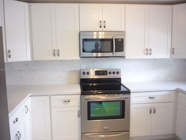 4 of 18 - 9520 S Hollybrook Lake Dr 205, Pembroke Pines, FL