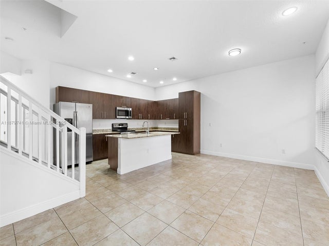5 of 28 - 1732 Nw 124th Pl, Pembroke Pines, FL