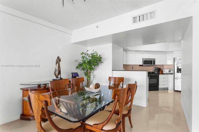 4 of 16 - 16699 Collins Ave 3402, Sunny Isles Beach, FL