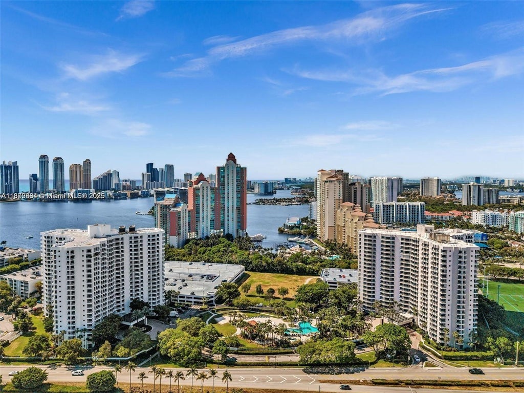 3300 Ne 191st St Lp10, Aventura