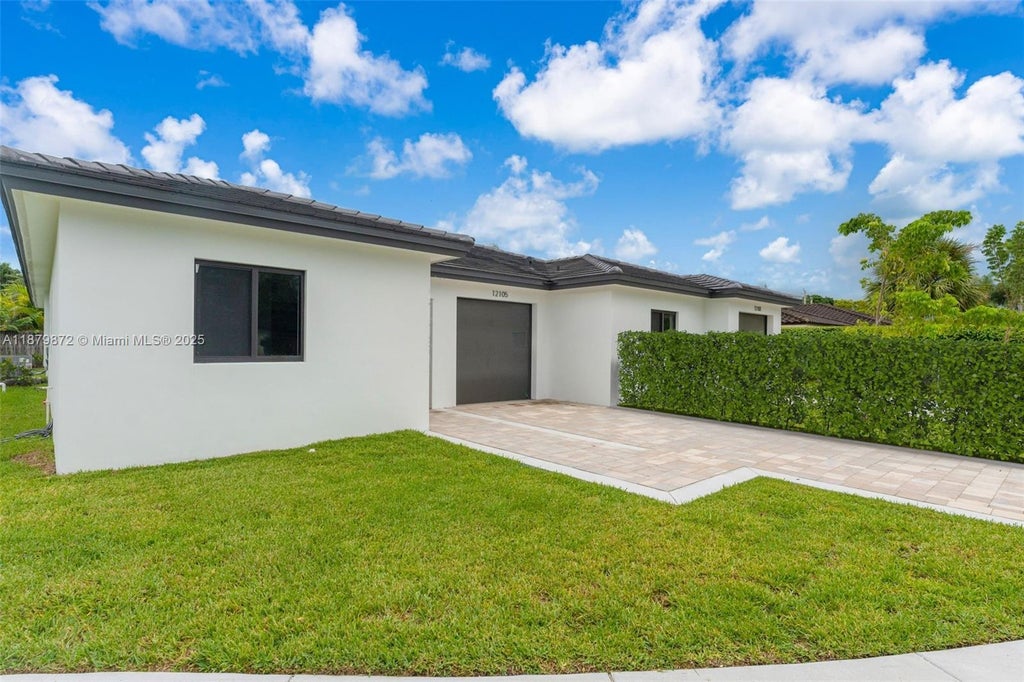 12105 Sw 93rd St, Miami