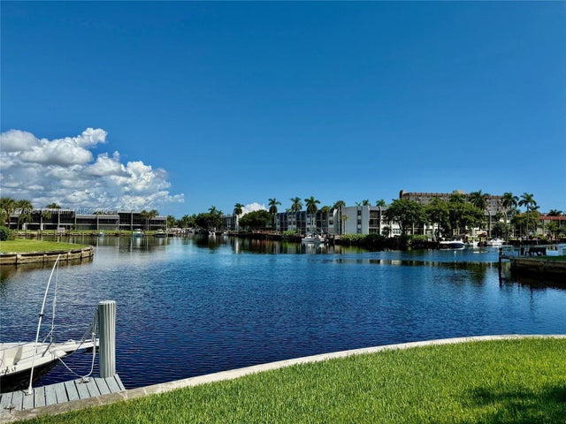 1 of 25 - 930 Se 9th Ave 8, Pompano Beach, FL