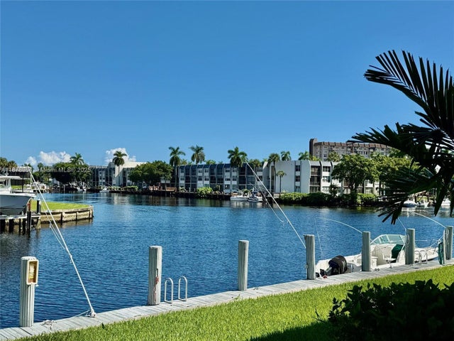 2 of 25 - 930 Se 9th Ave 8, Pompano Beach, FL