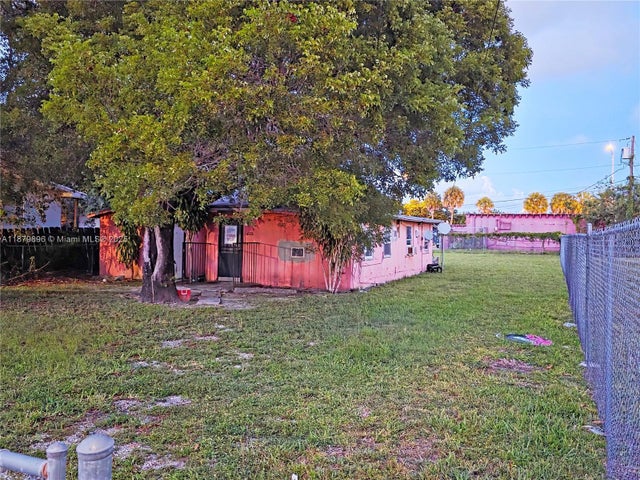 6233 Nw 22nd Ct, Miami