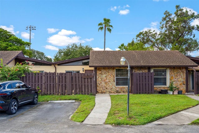 1 of 39 - 140 Fox Rd 3-46, Hollywood, FL
