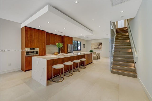 3 of 20 - 2980 Coconut Ave, Miami, FL