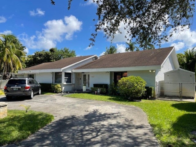 1 of 39 - 5780 Sw 59th Pl, South Miami, FL