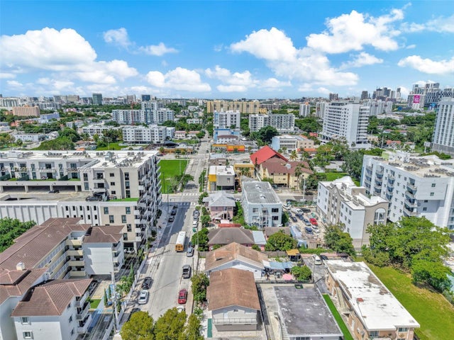 5 of 16 - 119 Sw 7th Ave, Miami, FL