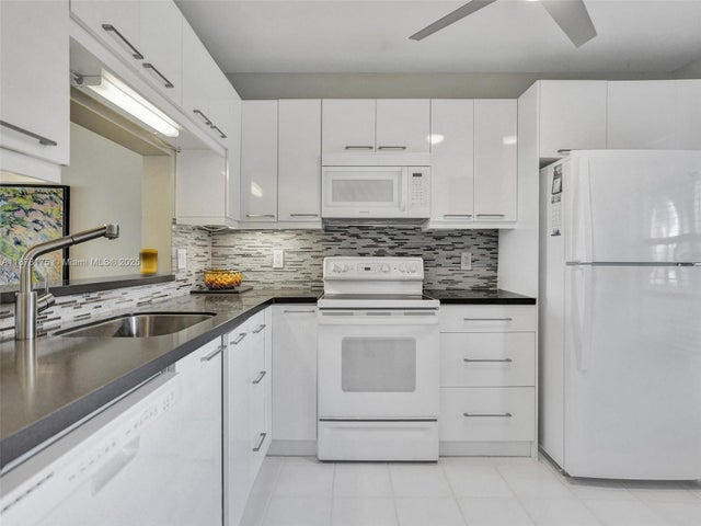3 of 37 - 3485 Environ Blvd C107, Lauderhill, FL