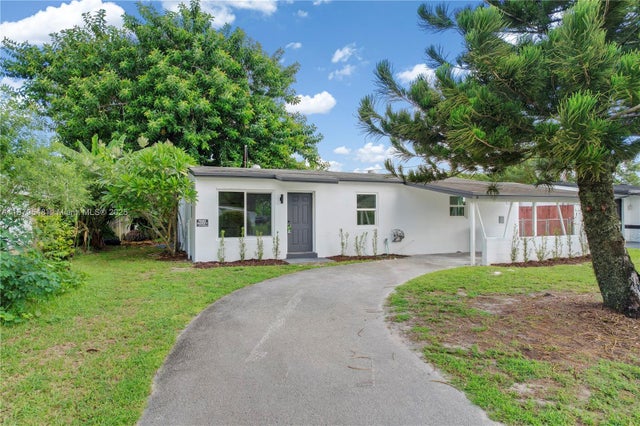 2 of 24 - 6117 Nw 27th St, Margate, FL