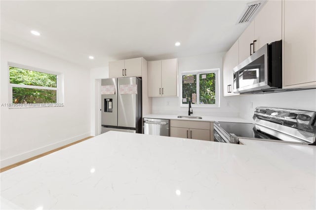 5 of 24 - 6117 Nw 27th St, Margate, FL