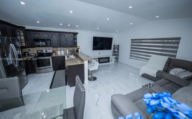 3 of 29 - 17404 Sw 142nd Pl, Miami, FL