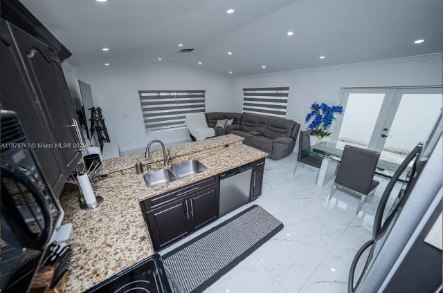 4 of 29 - 17404 Sw 142nd Pl, Miami, FL