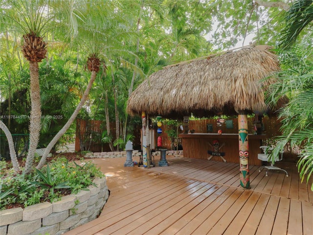 2 of 16 - 141 Ocean Dr, Tavernier, FL