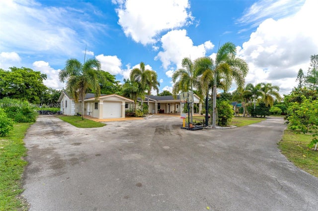 3 of 44 - 18475 Sw 206th St, Miami, FL