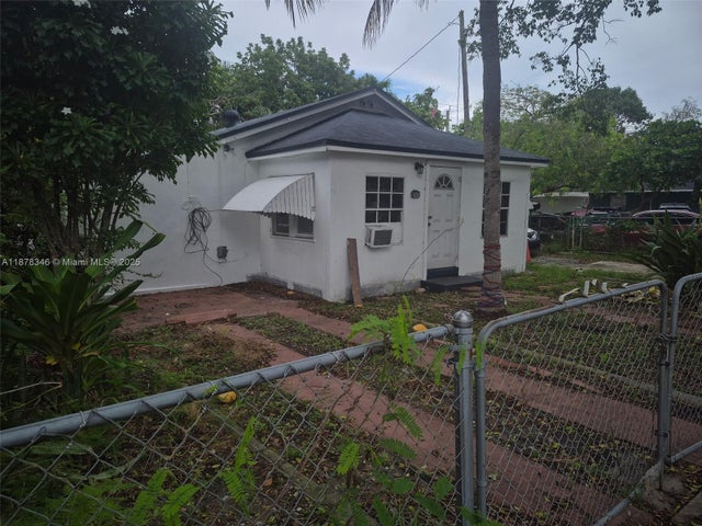 2 of 8 - 1243 Ne 159th St, North Miami Beach, FL