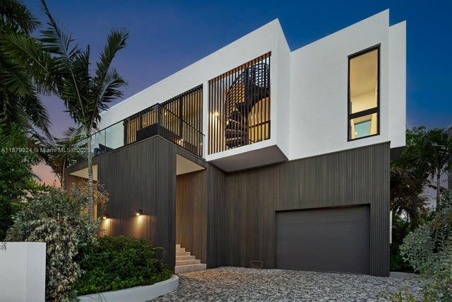2 of 59 - 291 Palm Ave, Miami Beach, FL