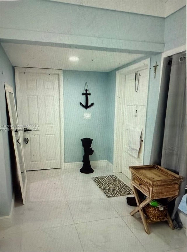 3 of 23 - 4713 Holly Dr, Tamarac, FL