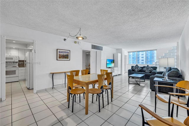 5 of 51 - 5005 Collins Ave 616, Miami Beach, FL