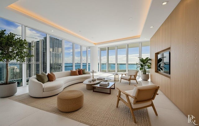 3 of 72 - 2020 N Bayshore Dr 3701, Miami, FL
