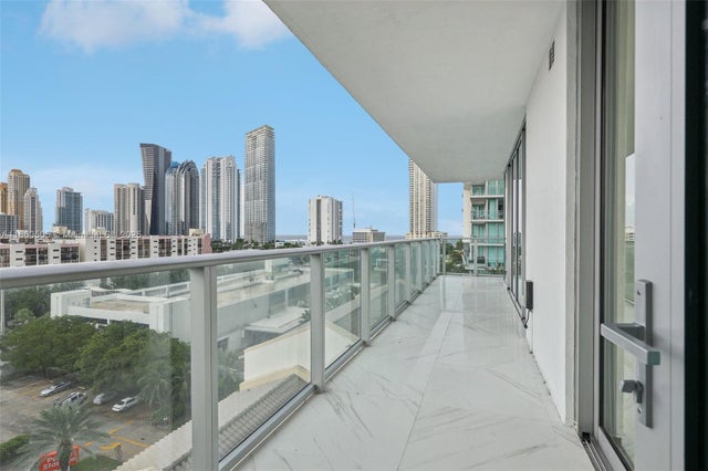 5 of 77 - 330 Sunny Isles Blvd 5-907, Sunny Isles Beach, FL