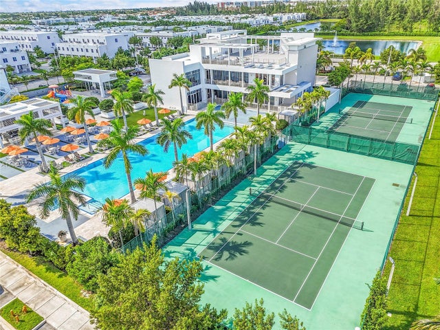 5 of 79 - 6640 Nw 105th Pl, Doral, FL