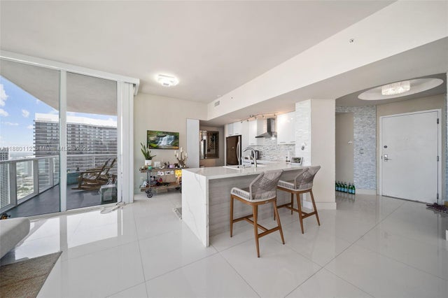 2 of 54 - 244 Biscayne Blvd 4608, Miami, FL