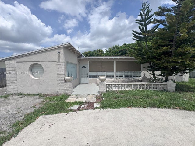 1 of 9 - 1031 Nw 13th St, Fort Lauderdale, FL