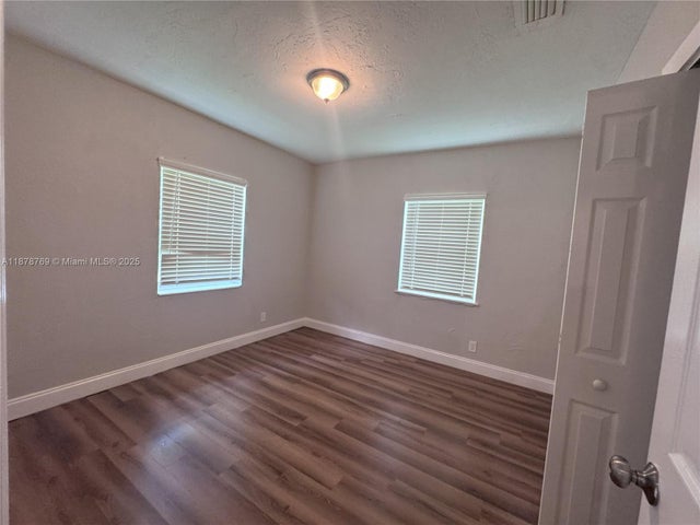 4 of 9 - 1031 Nw 13th St, Fort Lauderdale, FL