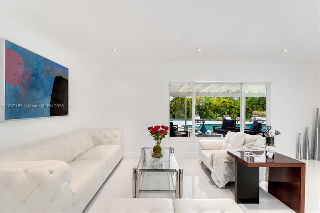 4 of 42 - 12401 Sw 68th Ct, Pinecrest, FL