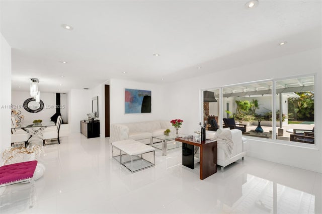 5 of 42 - 12401 Sw 68th Ct, Pinecrest, FL