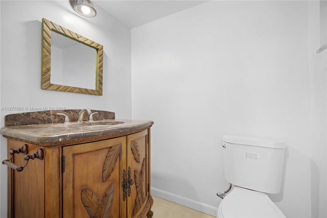 4 of 50 - 873 Ne 195th St 107, Miami, FL