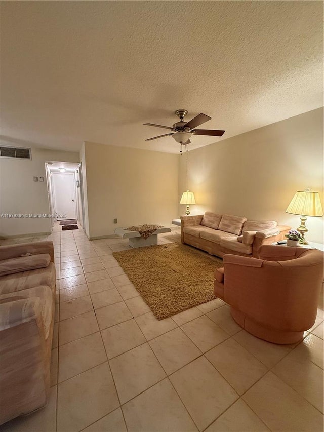 4 of 20 - 135 Ne 202nd Ter N32, Miami Gardens, FL