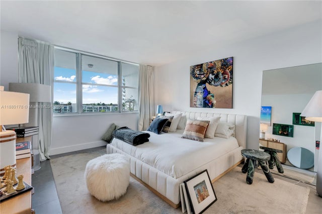 4 of 28 - 20 Island Ave 702, Miami Beach, FL