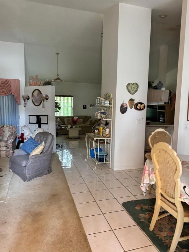 2 of 15 - 188 Gulfstream Cir, Royal Palm Beach, FL