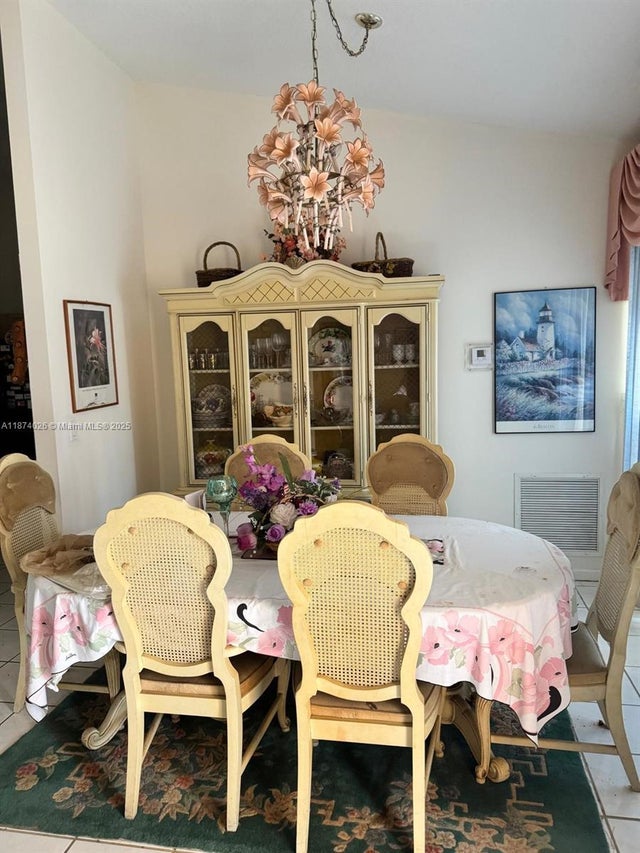 3 of 15 - 188 Gulfstream Cir, Royal Palm Beach, FL