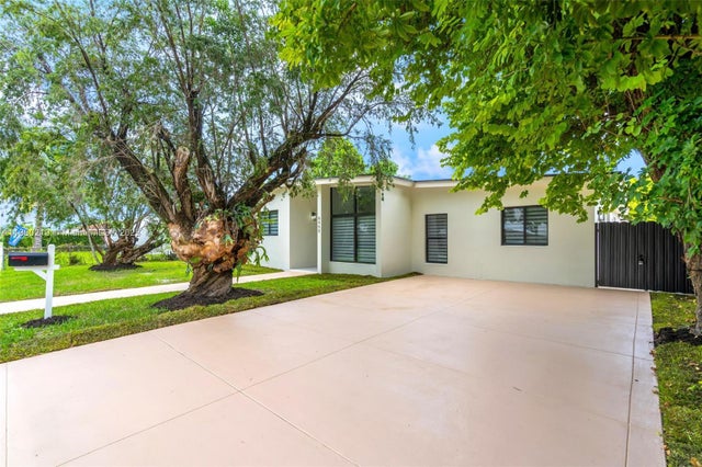 1 of 22 - 8450 Sw 27th St, Miami, FL