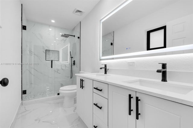 3 of 22 - 8450 Sw 27th St, Miami, FL