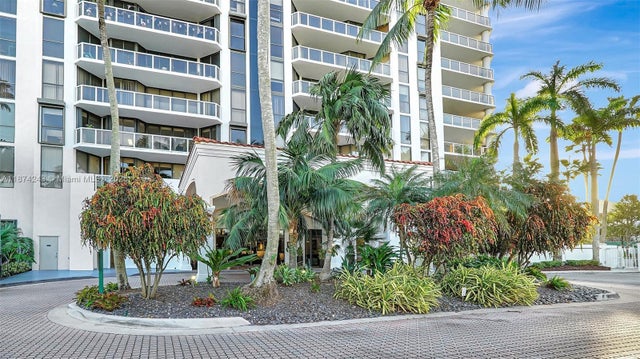 1 of 48 - 3598 Yacht Club Dr 1901, Aventura, FL