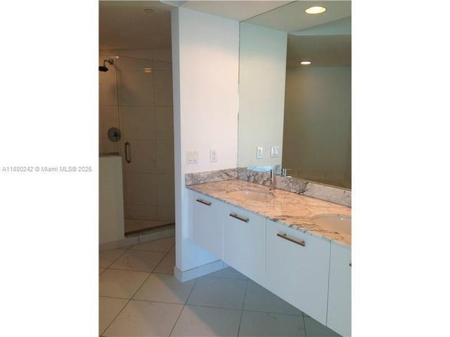 4 of 5 - 500 Brickell Av 2505, Miami, FL