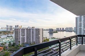 4 of 31 - 3500 Mystic Pointe Dr 3505, Aventura, FL